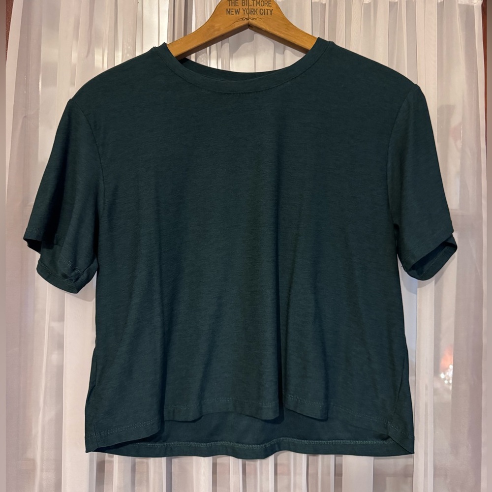 Beyond Yoga Featherweight Cropped T